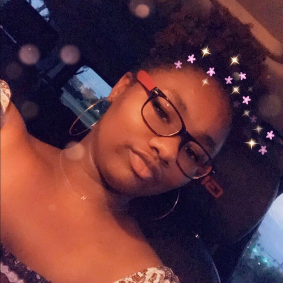 Meet your Posher, Trinity - Picture 1 of 1